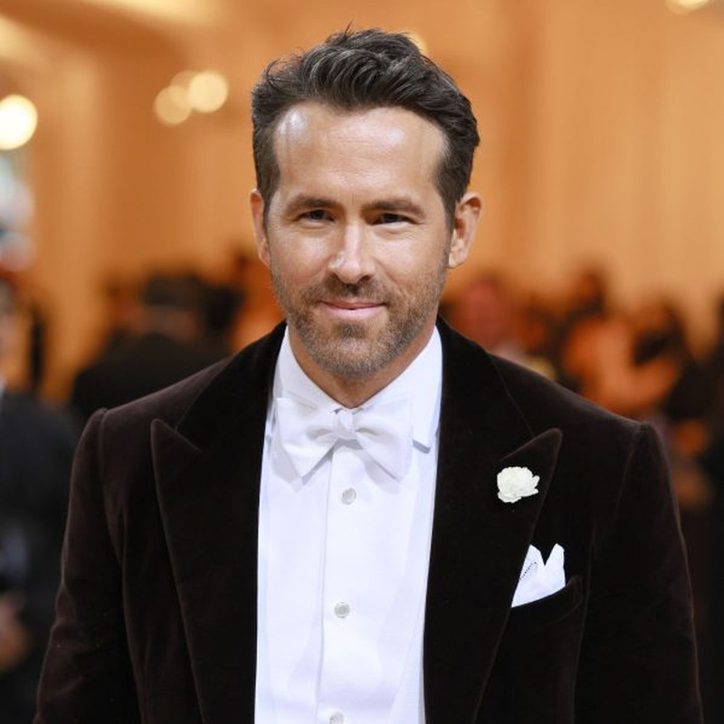 Ryan Reynolds textured crew cut side profile with short tapered sides and volume on top styled upward
