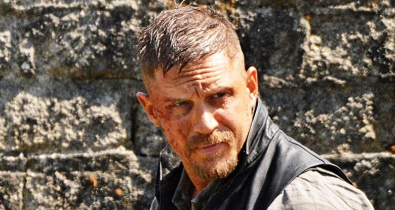 Tom Hardy sporting a short textured top with high skin fade in the show Taboo